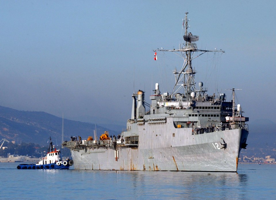 US Navy 070125-N-0780F-003 Amphibious transport dock USS Shreveport (LPD 12) arrives in Souda Bay for a scheduled port visit