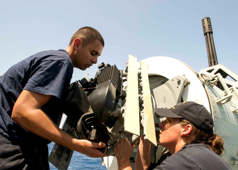 USS Forrest Sherman (DDG 98) 150525-N-TP976-015 (18149185291)