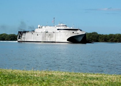 US Navy 070125-N-0879R-005 U.S. Navy High-Speed Vessel (HSV-2) Swift arrives in Pearl Harbor for routine maintenance