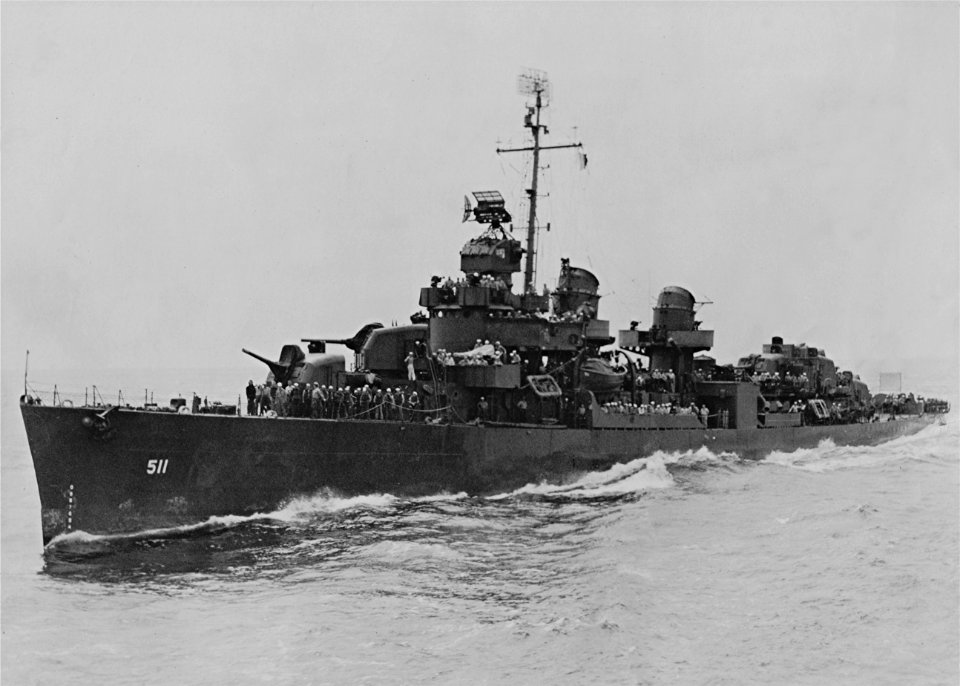 USS Foote (DD-511) underway at sea, circa in 1945