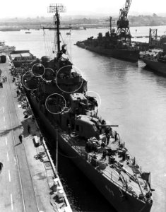 USS Fletcher (DD-445) at the Mare Island Naval Shipyard, California (USA), 13 August 1943 (19-N-50812)