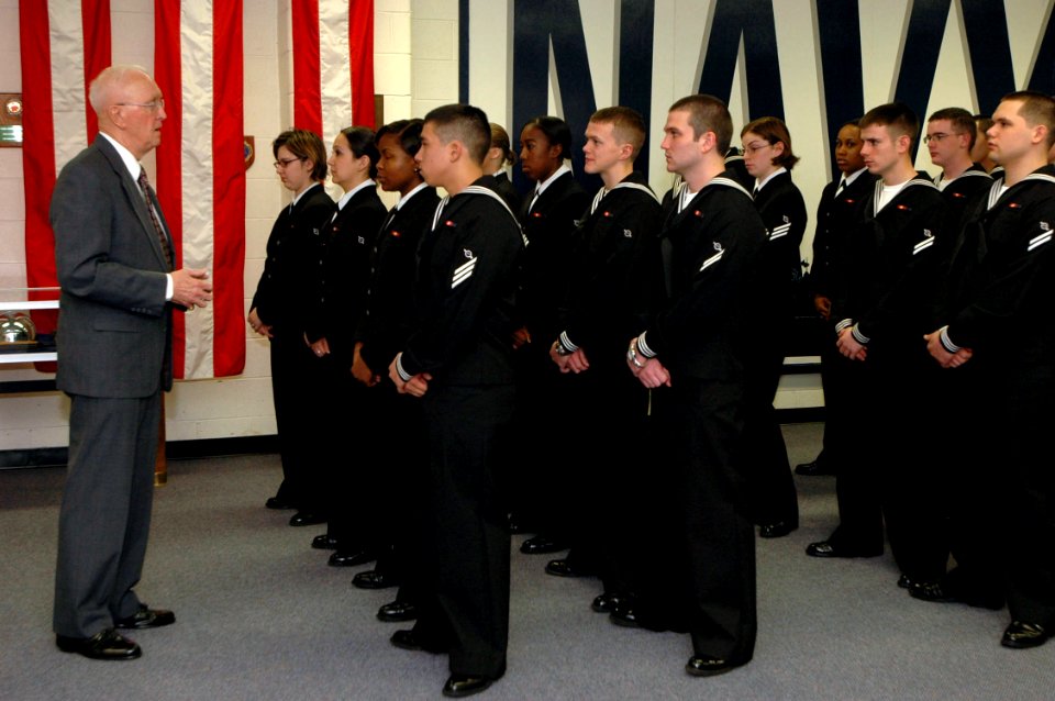 US Navy 070126-N-2456S-044 The 3rd Master Chief Petty Officer of the Navy (MCPON) Robert J. Walker speaks to last class of operations specialists to graduate from the Center for Surface Combat Systems (CSCS) Unit Dam Neck
