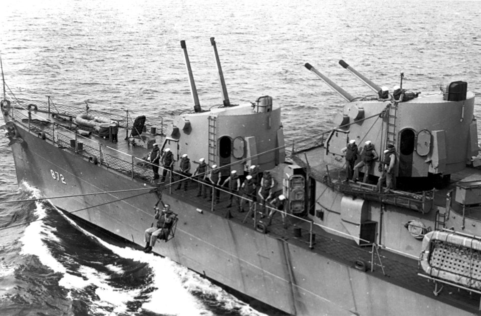 USS Forrest Royal (DD-872) during a highline transfer in 1948 (NNAM.1996.488.009.002)