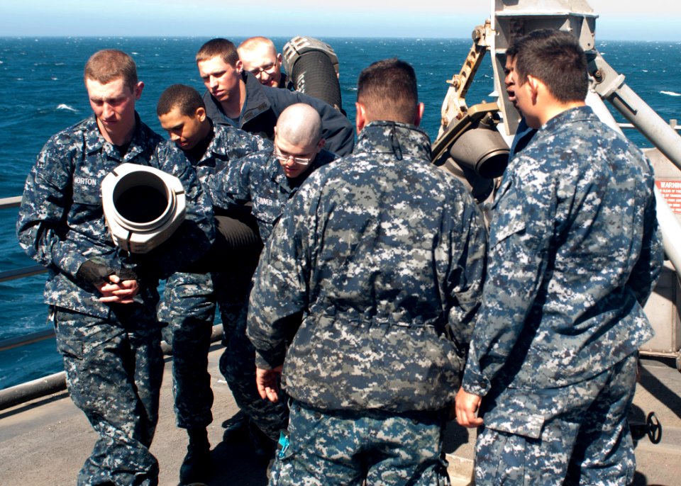 USS Ford operations 130506-N-QY316-078
