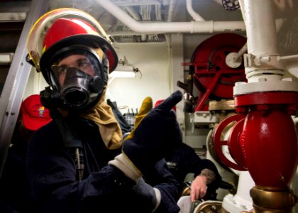 USS Forrest Sherman (DDG 98) 150513-N-TP976-024 (17440367830)