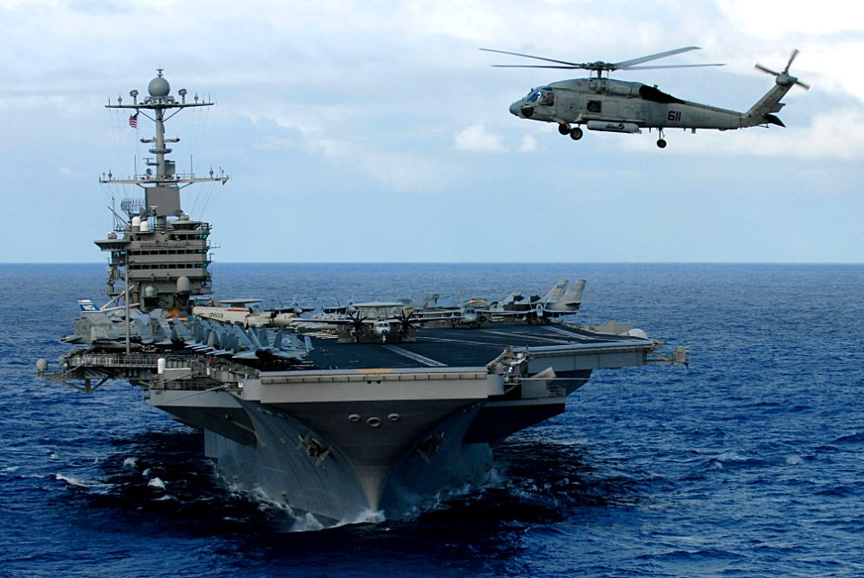 US Navy 070206-N-0684R-952 An SH-60F Seahawk assigned to the