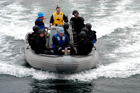 US Navy 070206-N-3390M-001 While in port, the guided missile frigate USS Ford (FFG 54) Visit, Board, Search and Seizure (VBSS) team practices scenario drills