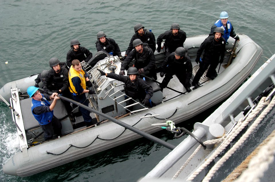 US Navy 070206-N-3390M-003 While in port, the guided missile frigate USS Ford (FFG 54) Visit, Board, Search and Seizure (VBSS) team practices scenario drills