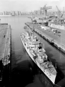 USS Fiske (DD-842) at the New York Naval Shipyard c1965