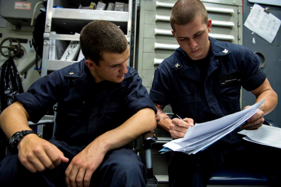 USS Farragut operations 150708-N-VC236-009