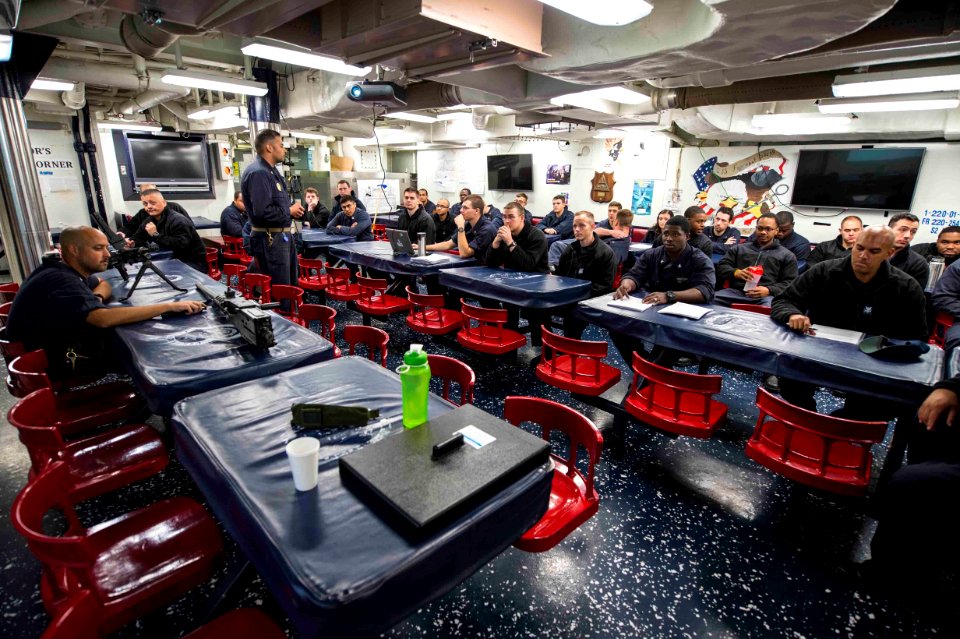 USS Farragut operations 151029-N-VC236-006