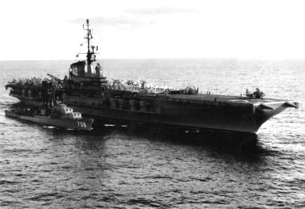 USS FD Roosevelt (CVA-42) refuels USS Gainard (DD-706) in 1957