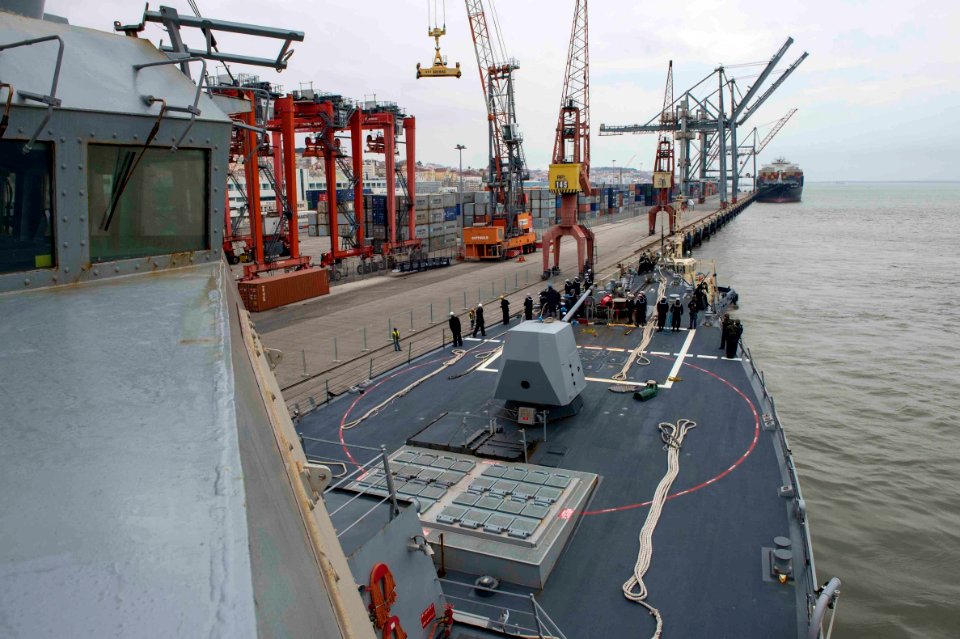 USS Farragut Enters Port in Lisbon 150321-N-VC236-062