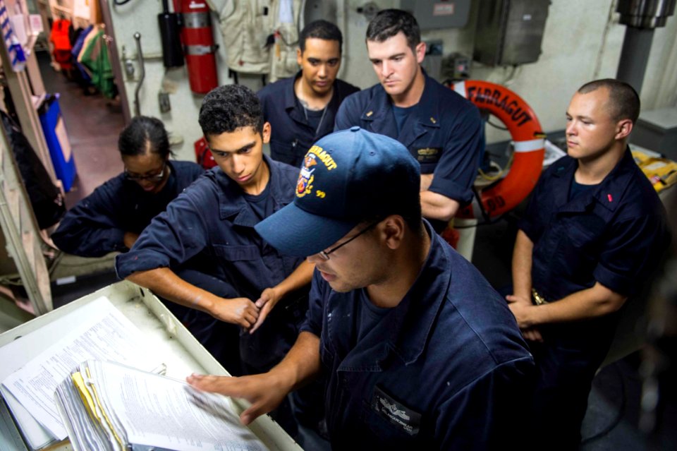 USS Farragut operations 151010-N-VC236-018