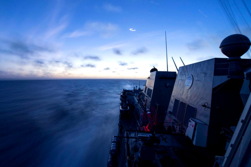 USS Farragut transits Atlantic Ocean 150316-N-VC236-064