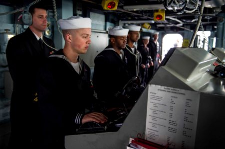 USS Farragut enters port in Lisbon 150321-N-VC236-017