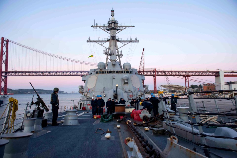 USS Farragut Departs Lisbon 150325-N-VC236-010