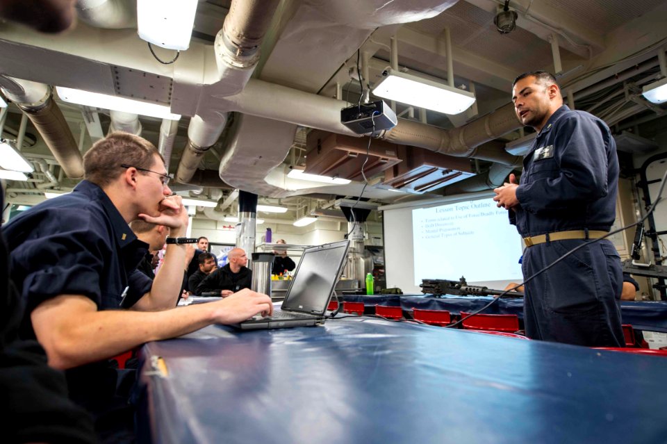 USS Farragut operations 151029-N-VC236-001