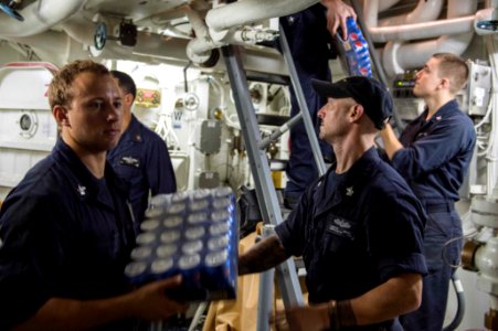 USS Farragut Underway Replenishment 150714-N-VC236-036