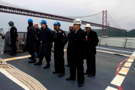 USS Farragut enters port in Lisbon 150321-N-VC236-045