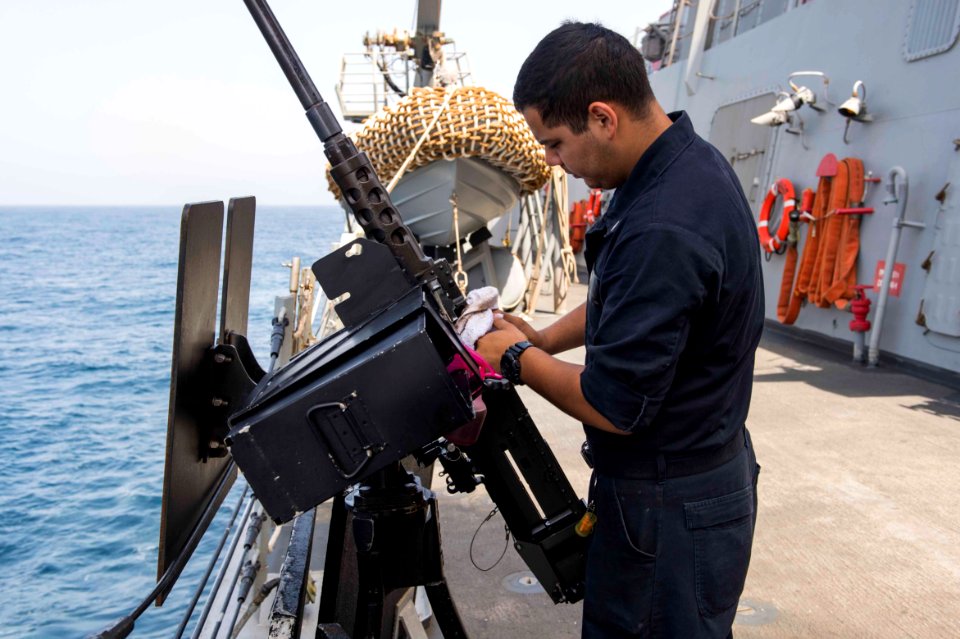 USS Farragut (DDG 99) 150529-N-VC236-004 (18334405565)