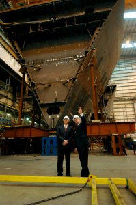US Navy 070221-N-3642E-008 Secretary of the Navy (SECNAV), the Honorable Donald C. Winter receives a tour of the Vosper Thornycroft (VT) Shipbuilding facility