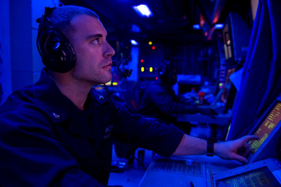USS Farragut (DDG 99) 150812-N-VC236-062 (20570014699)