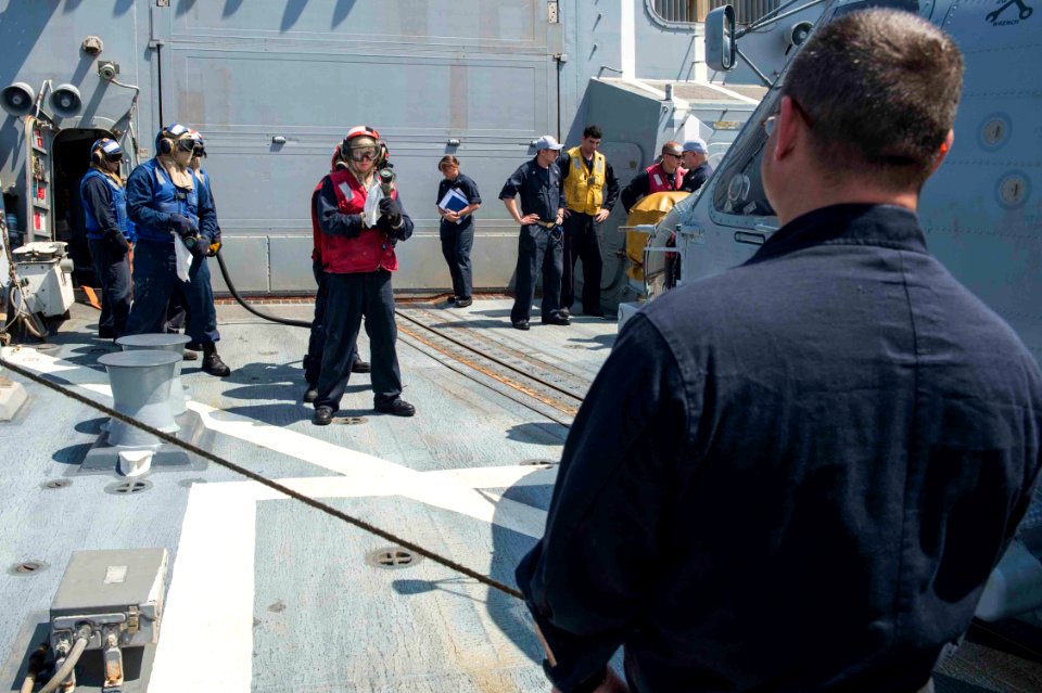 USS Farragut (DDG 99) 150523-N-VC236-026 (17448910513)