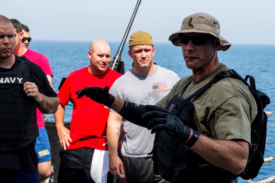 USS Farragut 2015 Murph Challenge 150525-N-VC236-021
