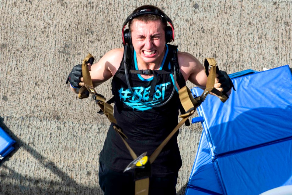 USS Farragut 2015 Murph Challenge 150525-N-VC236-224