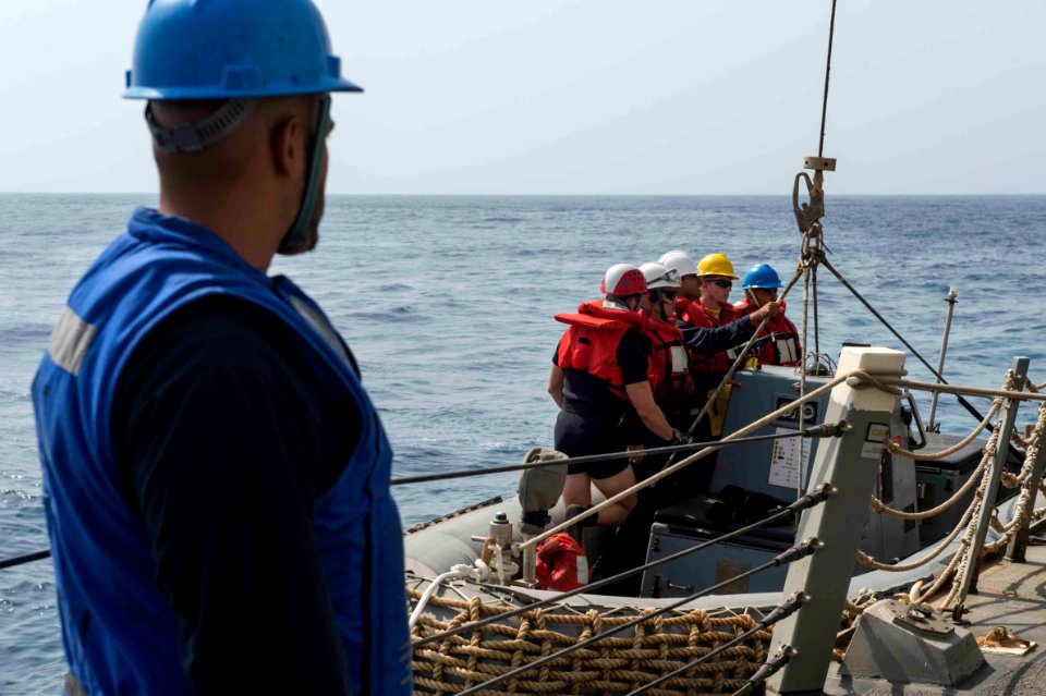 USS Farragut (DDG 99) 150729-N-VC236-005 (20191935836)