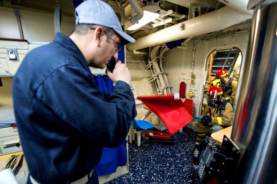USS Farragut (DDG 99) 150508-N-VC236-021 (17486511446)