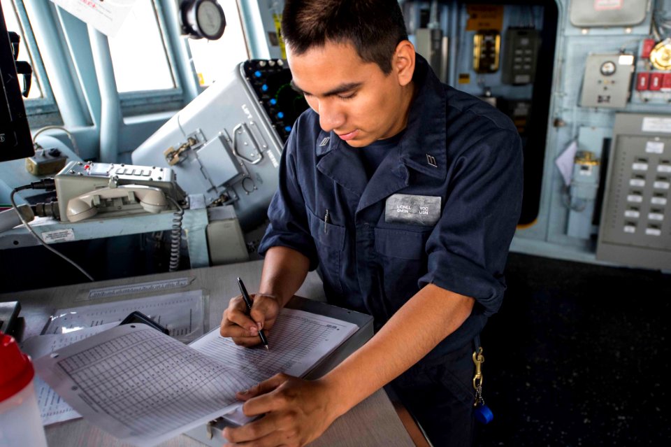 USS Farragut (DDG 99) 150510-N-VC236-001 (16890253124)