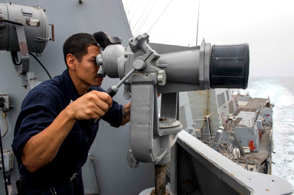 USS Farragut (DDG 99) 150504-N-VC236-001 (17288773348)