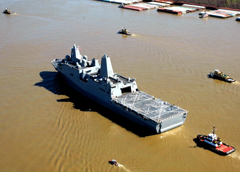 US Navy 070305-N-7427G-001 Pre-Commissioning Unit New Orleans (LPD 18) leaves Avondale Shipyard and transits up the Mississippi River toward her commissioning site in New Orleans
