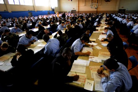 US Navy 070308-N-0841E-112 More than 1,000 Sailors gather at McCormick Gym on board Naval Station Norfolk to participate in the E-5 advancement exam