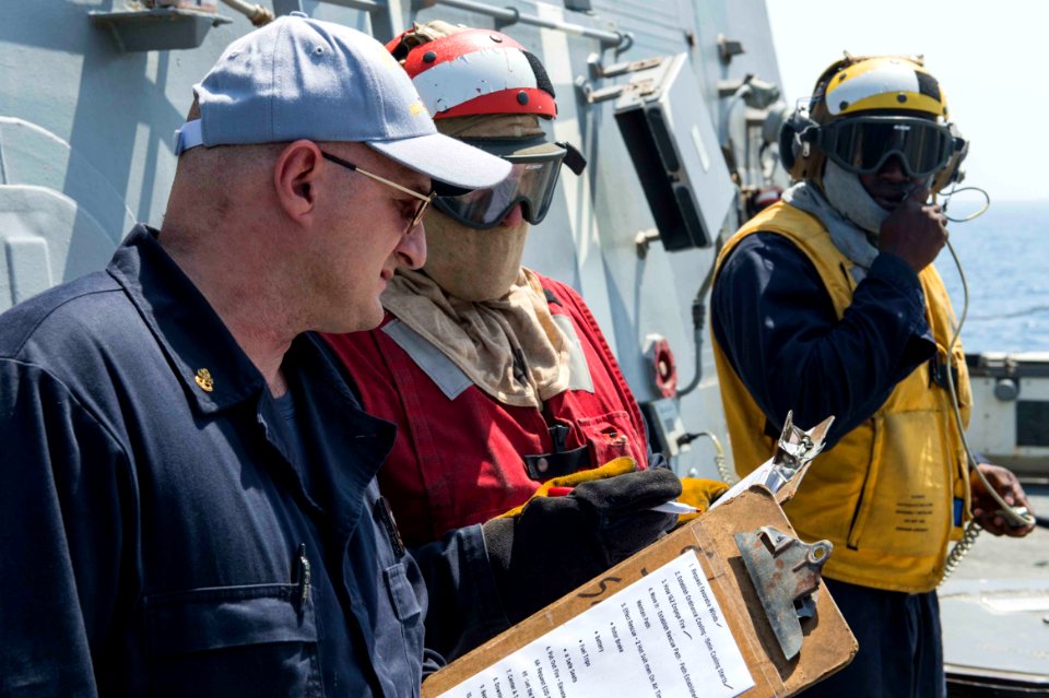 USS Farragut (DDG 99) 150523-N-VC236-019 (17446750344)