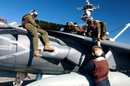USS Essex operations 150225-N-YK910-003