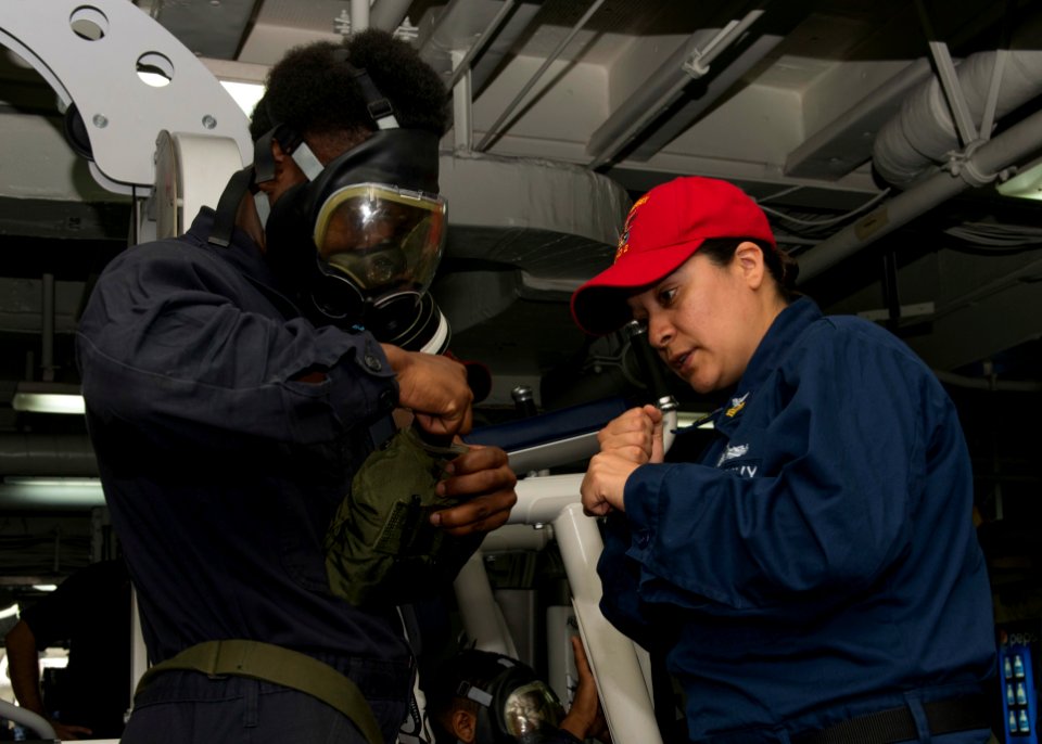 USS Essex operations 150708-N-YK910-026