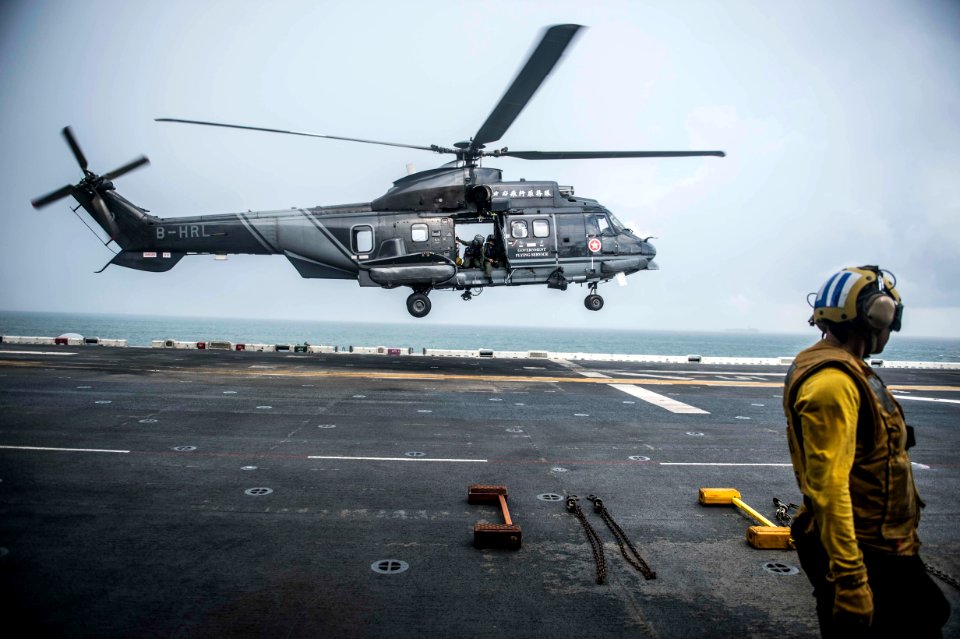 USS Essex operations 150610-N-IC565-138