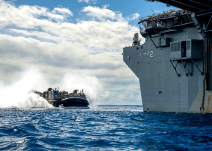 USS Essex conducts an amphibious assault exercise. (16508719719)