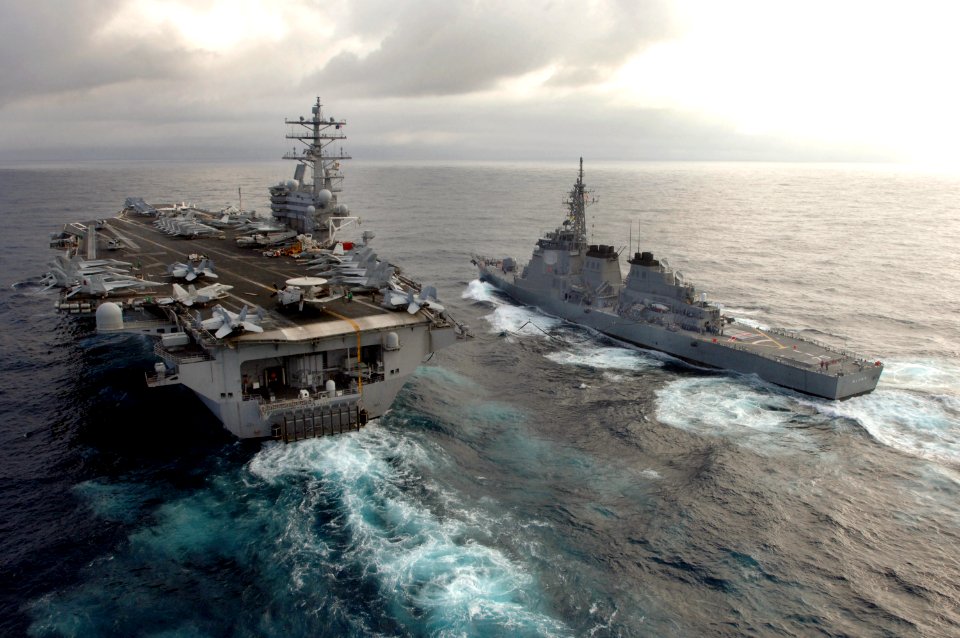US Navy 070317-N-5961C-047 USS Ronald Reagan (CVN 76) connects to Japan Maritime Self Defense Force (JMSDF) guided missile destroyer JS Myoko (DDG 175) during a fueling at sea (FAS) evolution