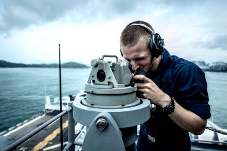 USS Essex operations 150605-N-IC565-007