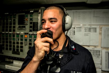 USS Essex (LHD 2) 150712-N-MD297-001 (19948743569)