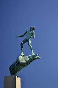 Outdoor man statue photo