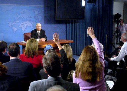 US Navy 070322-D-9880W-025 Secretary of Defense Robert M. Gates responds to questions from the press at the Pentagon