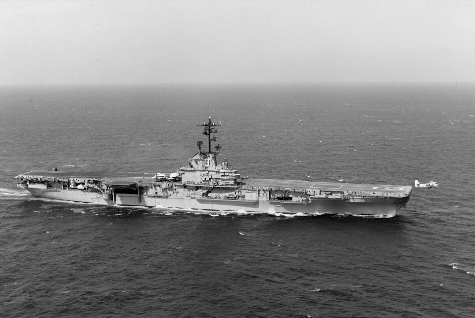 USS Essex (CVS-9) launching S-2 1964