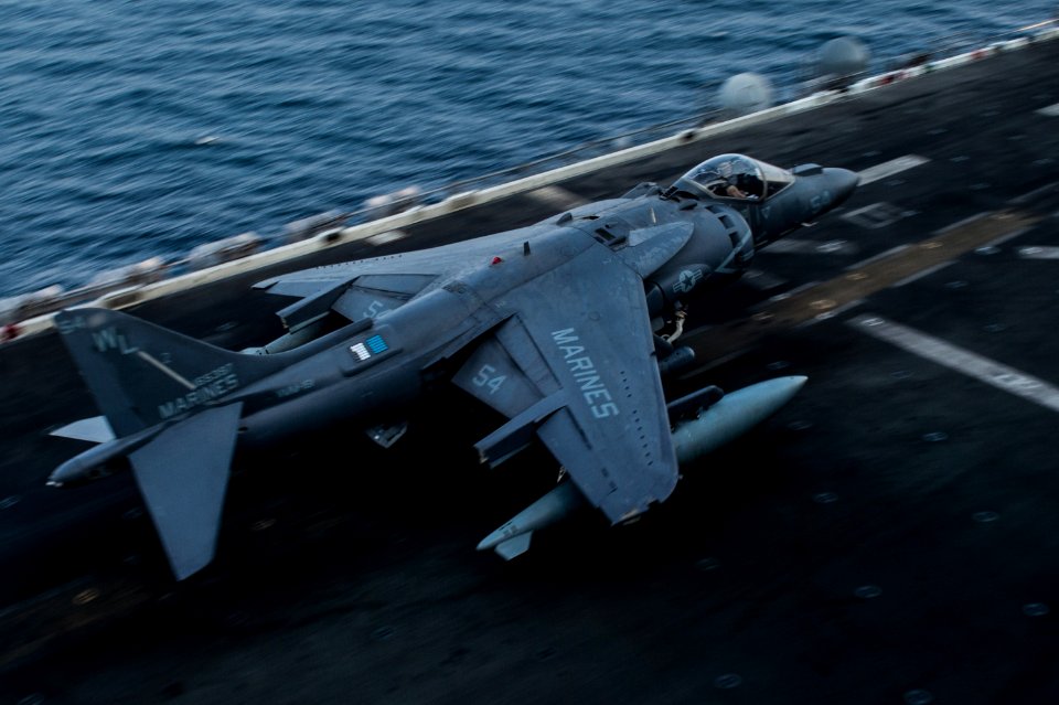 USS Essex (LHD 2) 150816-N-BD107-056 (20662054241)