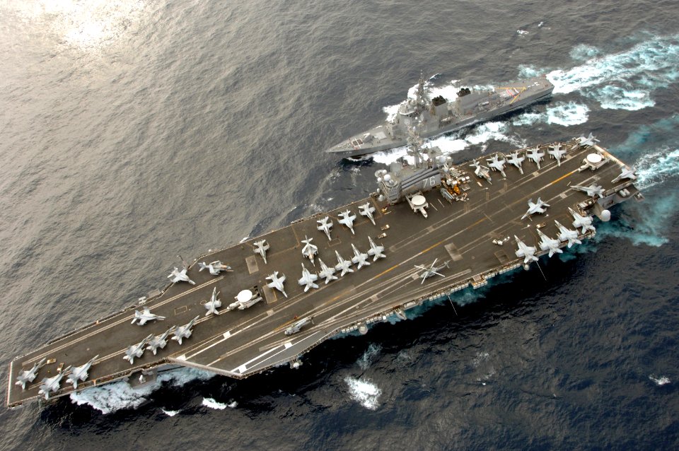 US Navy 070317-N-5961C-018 USS Ronald Reagan (CVN 76) connects to Japan Maritime Self Defense Force (JMSDF) guided missile destroyer JS Myoko (DDG 175) during a fueling at sea (FAS) evolution