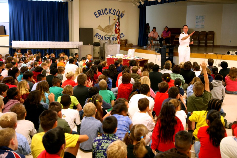 US Navy 070320-N-3271W-001 Cmdr. Paul Spear, commanding officer of USS Tucson (SSN 770), speaks to the student body of Erickson Elementary School about life on a submarine